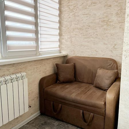キエフ0147 New Flat Near Airport Zhulyany Sofievskaya Borshchagovkaアパートメント エクステリア 写真