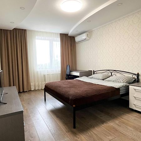 キエフ0147 New Flat Near Airport Zhulyany Sofievskaya Borshchagovkaアパートメント エクステリア 写真
